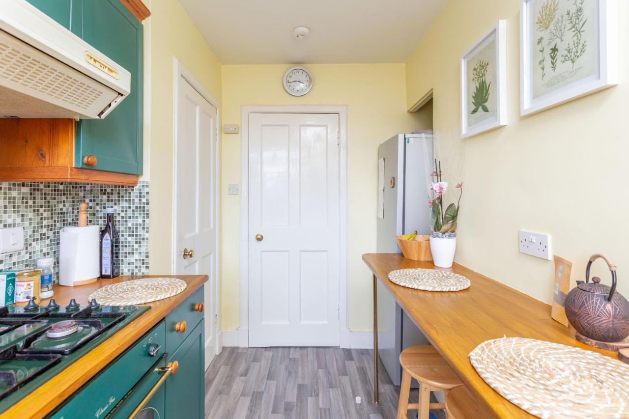 Bright & Spacious Double Room With Garden View- Close To Airport & City Centre Edinburgh Luaran gambar