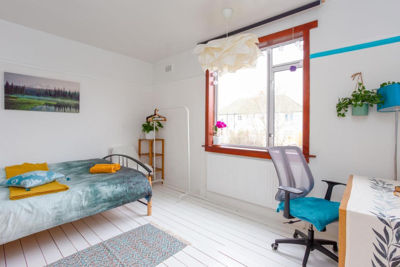 Bright & Spacious Double Room With Garden View- Close To Airport & City Centre Edinburgh Luaran gambar