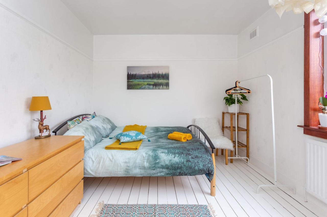 Bright & Spacious Double Room With Garden View- Close To Airport & City Centre Edinburgh Luaran gambar