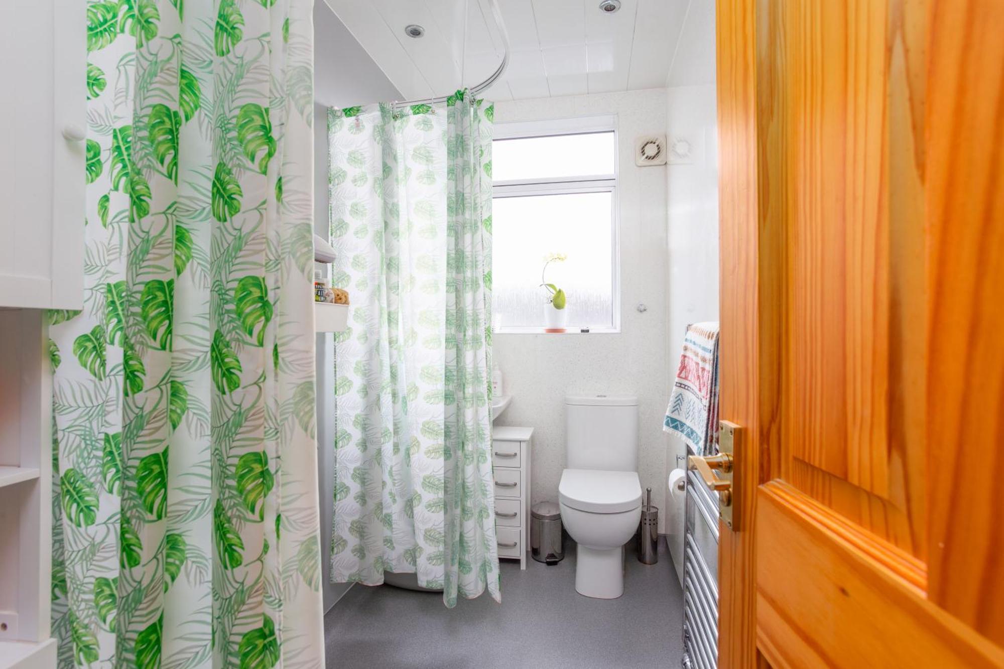 Bright & Spacious Double Room With Garden View- Close To Airport & City Centre Edinburgh Luaran gambar